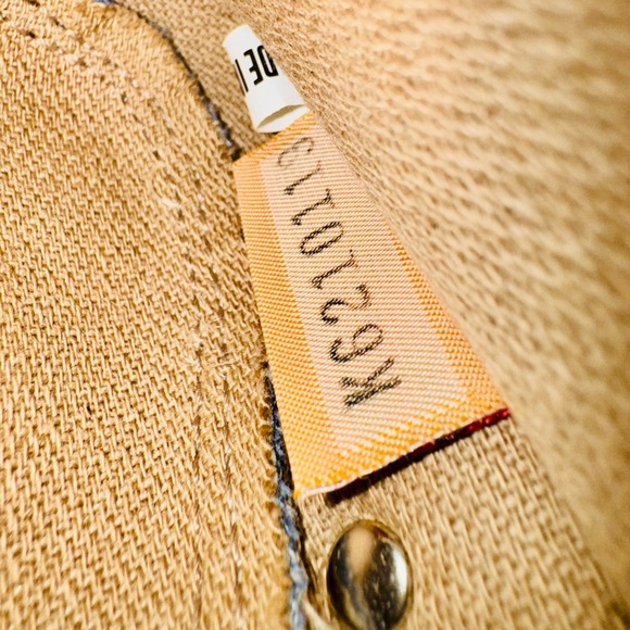 ❌SOLD ❌ Dooney & Bourke Denim Light Blue Logo DB Flap Wristlet Removable Strap - Picture 5 of 6